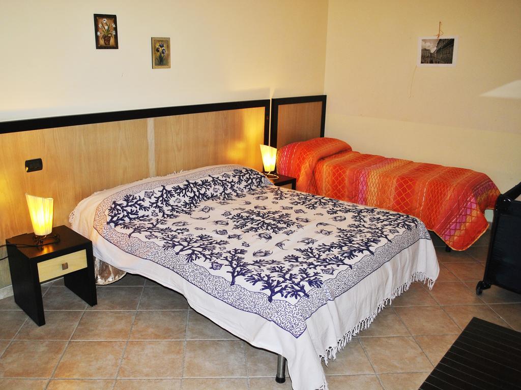 Red Hotel Sant'Elia Сант'Агата-ди-Милите Номер фото